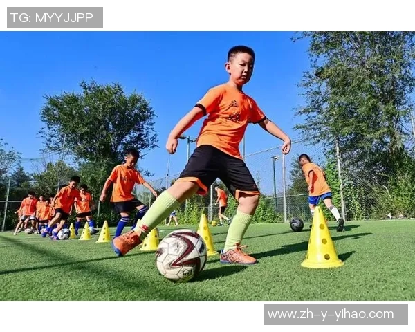 幼儿足球星宝贝点亮绿茵梦想培养团队精神与健康成长之路